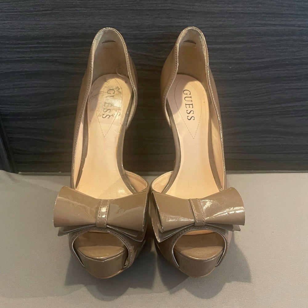 Guess tan platform peep-toe with bow size 8